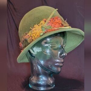 Vintage 1960's Green Firenze Imported Fur Felt & Feather Hat
